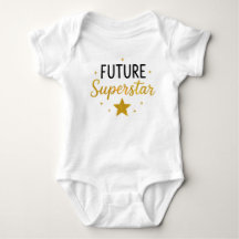 Vêtement de bébé mignon