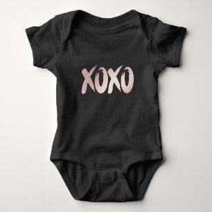 Body XOXO rose pâle Script de brosse lettres main