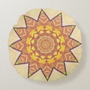Bohemian Star in Yellow and brown Round Pillow