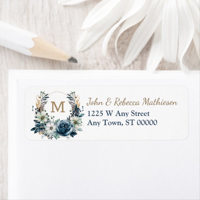 Boho Blue Floral Wreath Monogramme Adresse de reto (En situation)