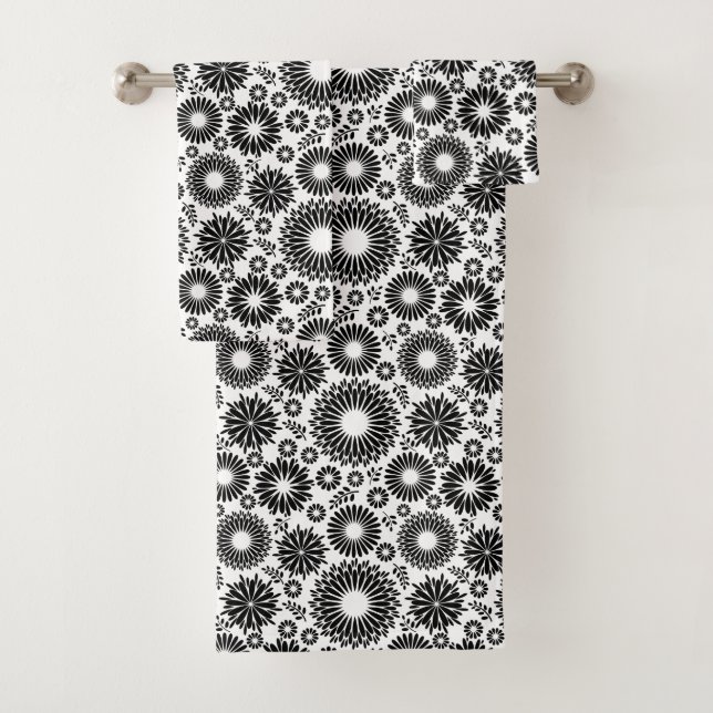 Boho flowers Black and White vector floral pattern Bath Towel Set (Insitu)
