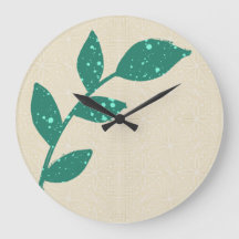 Boho Green Leaf sur Crème Floral Wall Horloge