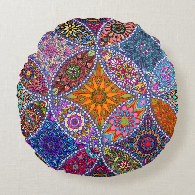 Boho Mandala Quilt Pattern Colourful Hippie Style Round Pillow (Front)