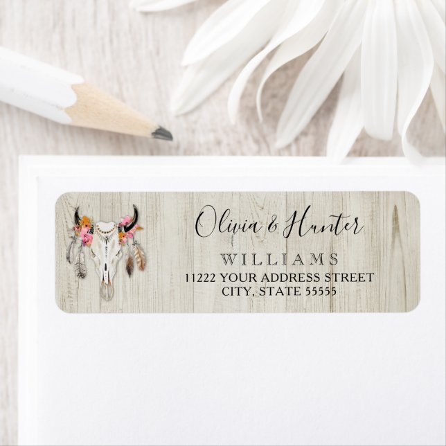 Boho Plumes florales Antler Crâne de vache Bois ru (En situation)