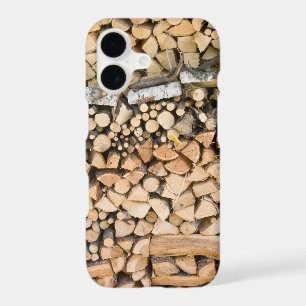 Bois coupé sur une pile