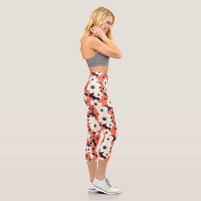 Bold & Chic Anemone Capri Leggings (Right)