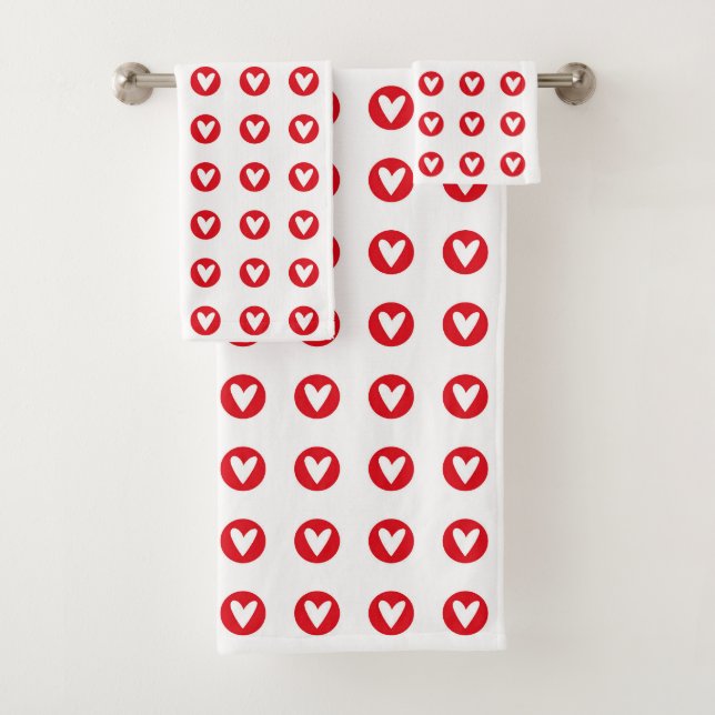 Bold Red Heart Emblem Pattern on White (En situation)