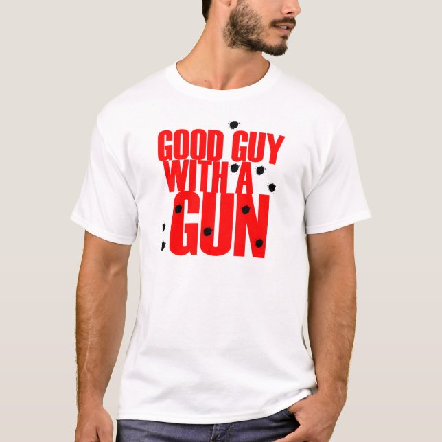 Bon garçon avec un T-shirt d'arme à feu (Devant)