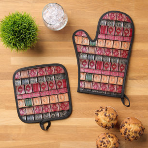 Book Lover's Oven Mitt & Pot Holder Set