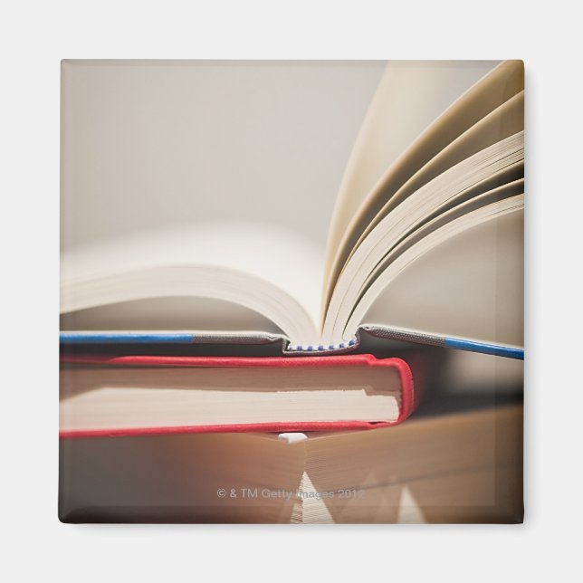 Books Magnet (Front)