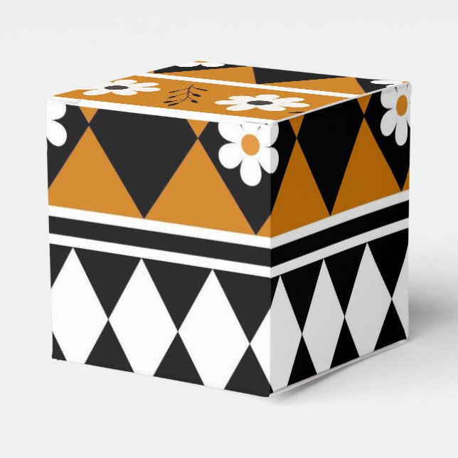 Border Stripe Flower Diamond Boho Floral Pattern Favor Box (Front Side)