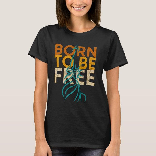 Born to Be Free Patriotic Statue of Liberty Design T-Shirt (Front)