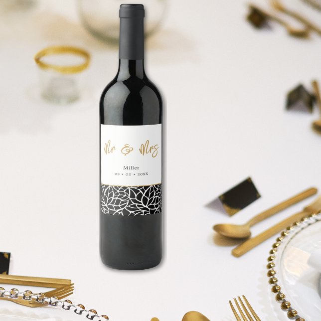 Botanical Leaves Pattern Mr & Mrs Name Date  Wine Label (Botanical Leaves Pattern Mr & Mrs Name Date Wine Label)