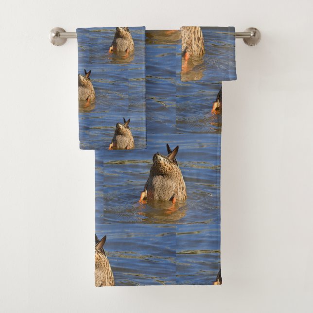 Bottoms Up Duck Bath Towel Set (Insitu)