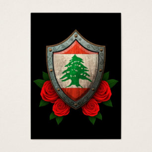 Bouclier libanais usé de drapeau avec les roses