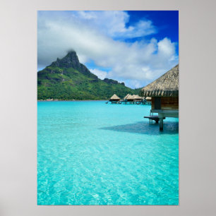 Bougots surplombant l'eau sur Bora Bora poster ver