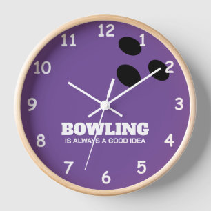 Boule de bowling mauve en bois rond horloge murale
