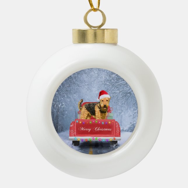 Boule En Céramique Airedale Terrier Chien en Neige assis à Noël (Devant)