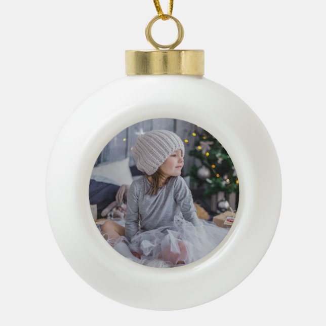 Boule En Céramique Cute little child girl and the Christmas tree .jp (Devant)