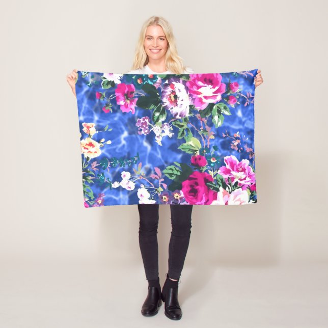 Bouquets with roses fleece blanket (In Situ)