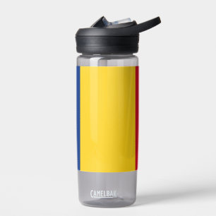 Bouteille d'eau avec drapeau de Roumanie