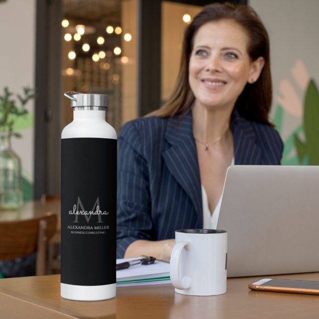 Bouteille D'eau Élégant Noir et Blanc Simple Monogramme Nom (Créateur téléchargé)