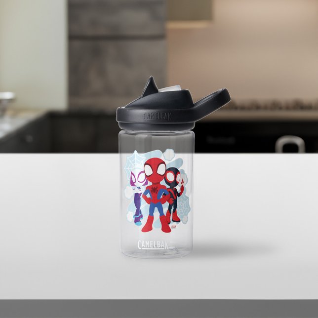Bouteille d'eau graphique de l'équipe Spidey (Water bottle on counter)