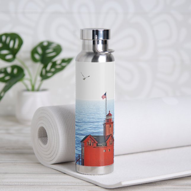 Bouteille D'eau Gros Phare Rouge Dans Le Michigan (Yoga)