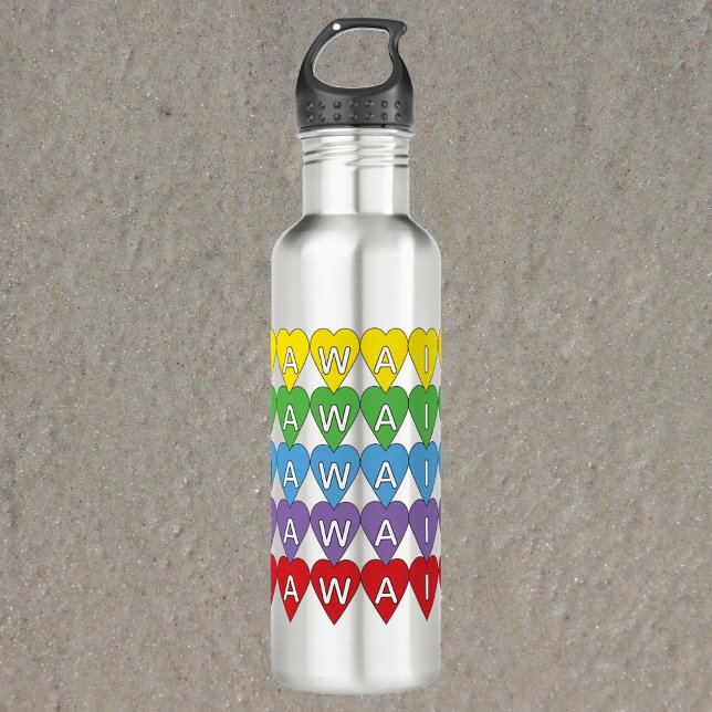 Bouteille D'eau Hawaii Heart Motif Rainbow (A water bottle that says Hawaii with yellow, green, blue, purple and red hearts)