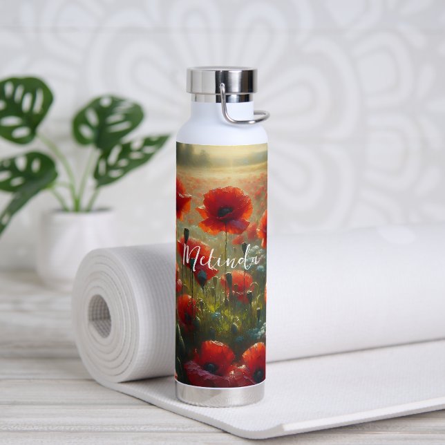 Bouteille D'eau Joli terrain de pavot rouge le jour d'été (Yoga)