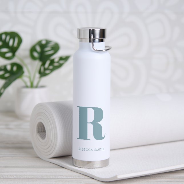 Bouteille D'eau Monogramme moderne bleu simple (Yoga)