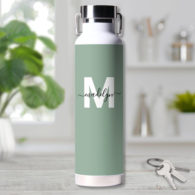 Bouteille D'eau Monogramme vert moderne (Green Modern Name Monogram Water Bottle)