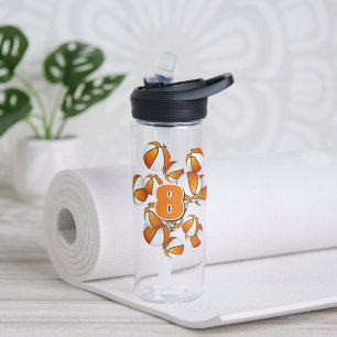 Bouteille D'eau numéro de maillot enfant sur des boules de basket