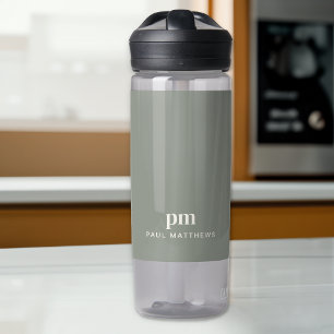 Bouteille D'eau Sage Green Moderne Minimal Personnalisé Monogramme