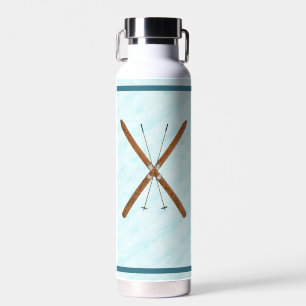 Bouteille D'eau Skis De Fond Sur Neige