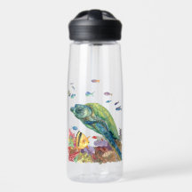 Tortue et poissons dans la mer