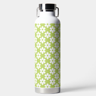 BOUTEILLE D'EAU VERT AVEC FLEURS DE MARGUERITE BLANCHE