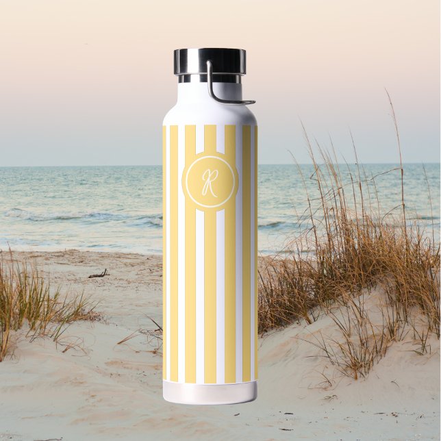 Bouteille D'eau Yellow French Beach Stripe Personnalisé Monogramme (Créateur téléchargé)