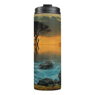 Bouteilles Isothermes Arbre Solitaire Dans Un Lac