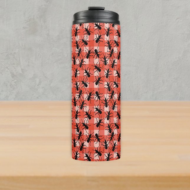 Bouteilles Isothermes Bunch of crawling Black Ants Red White Tablecloth  (Bunch of black crawling ants on picnic tablecloth red and white plaid thermal drink bottle.)