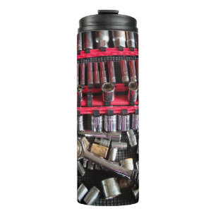 Bouteilles Isothermes Différents sockets dans un tiroir à outils