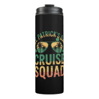 Équipe de croisière de la Saint-Patrick drôle fami