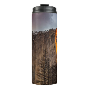 BOUTEILLES ISOTHERMES FORMATION DE ROCHE AVEC LAVA PENDANT LA JOURNÉE