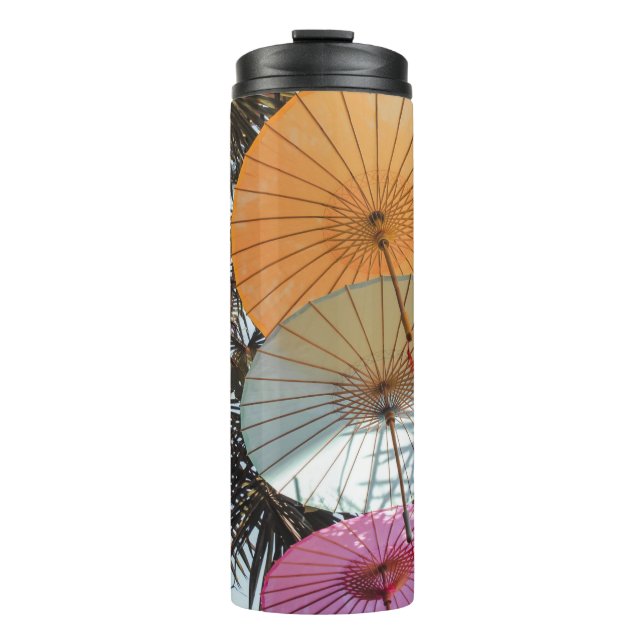 Bouteilles Isothermes Parapluie rouge sur arbre vert (Devant)