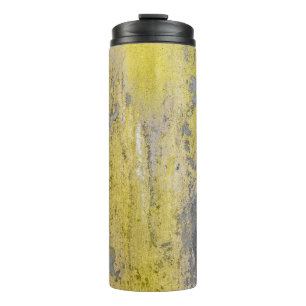Bouteilles Isothermes Vieux mur en béton gris avec peinture jaune écaill