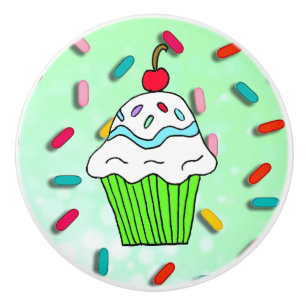 Bouton De Porte En Céramique Cupcake vert à la chaux avec cerise sur le dessus
