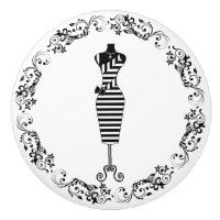 Mannequin de couture noir et blanc en forme de cor