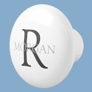 Bouton De Porte En Céramique Monogramme et nom, blanc classique avec texte gris