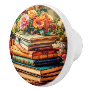 Bouton De Porte En Céramique Tas antique de livres anciens et de fleurs