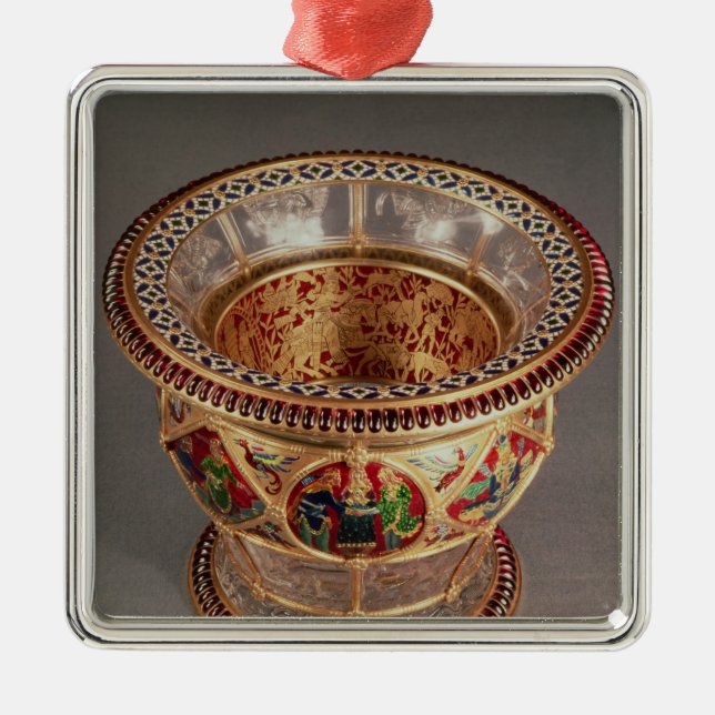 Box with plique-a-jour and cloisonne metal ornament (Front)